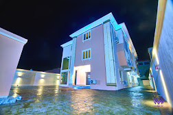 DoubleM Suites & Lounge